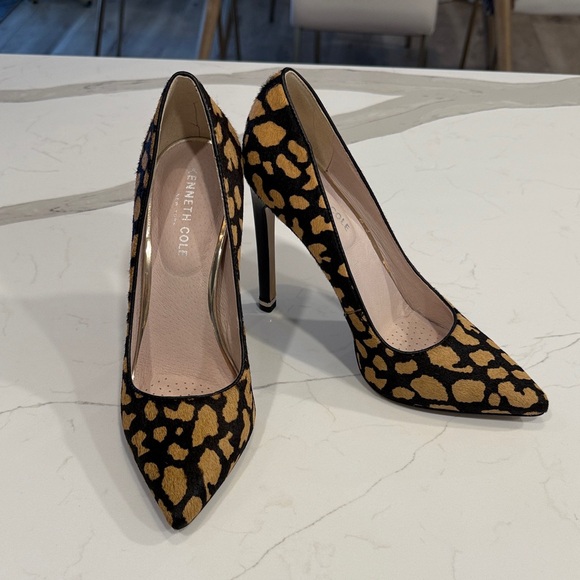 Kenneth Cole Shoes - Kenneth Cole Black and Tan Patterned Heels